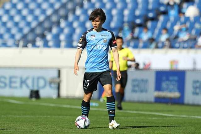 詹姆斯父子同台合砍19分 湖人季前赛不敌太阳